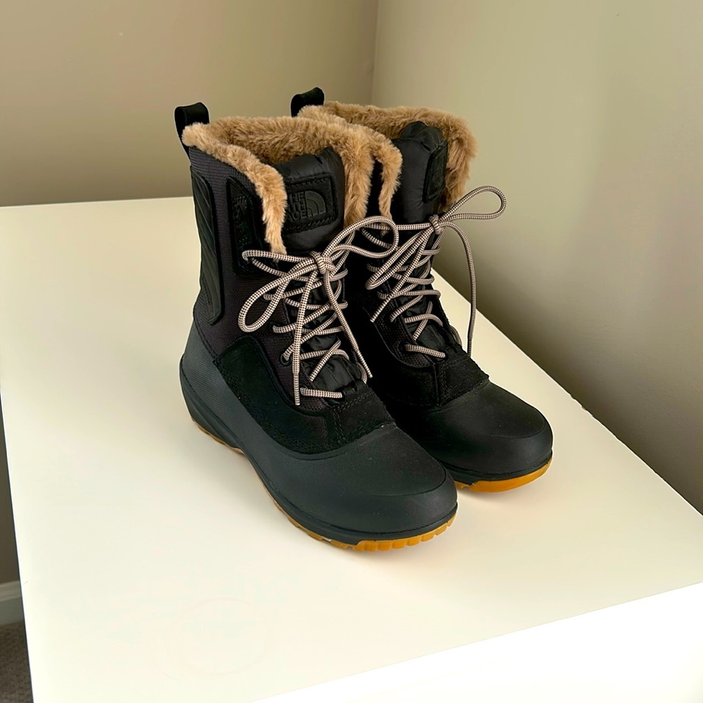 The North Face snow boots! | NWOT | NEVER worn | perfect boots for winter ❄️✨